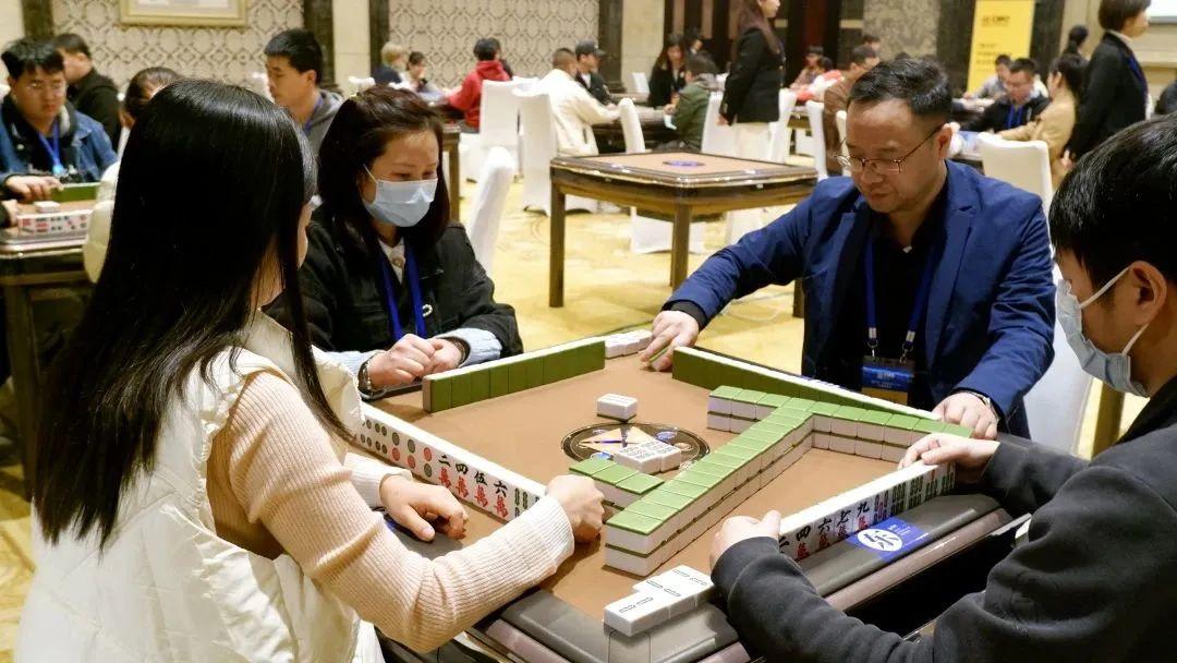 玩家必备攻略“微乐湖北麻将开挂插件多少钱-哔哩哔哩 