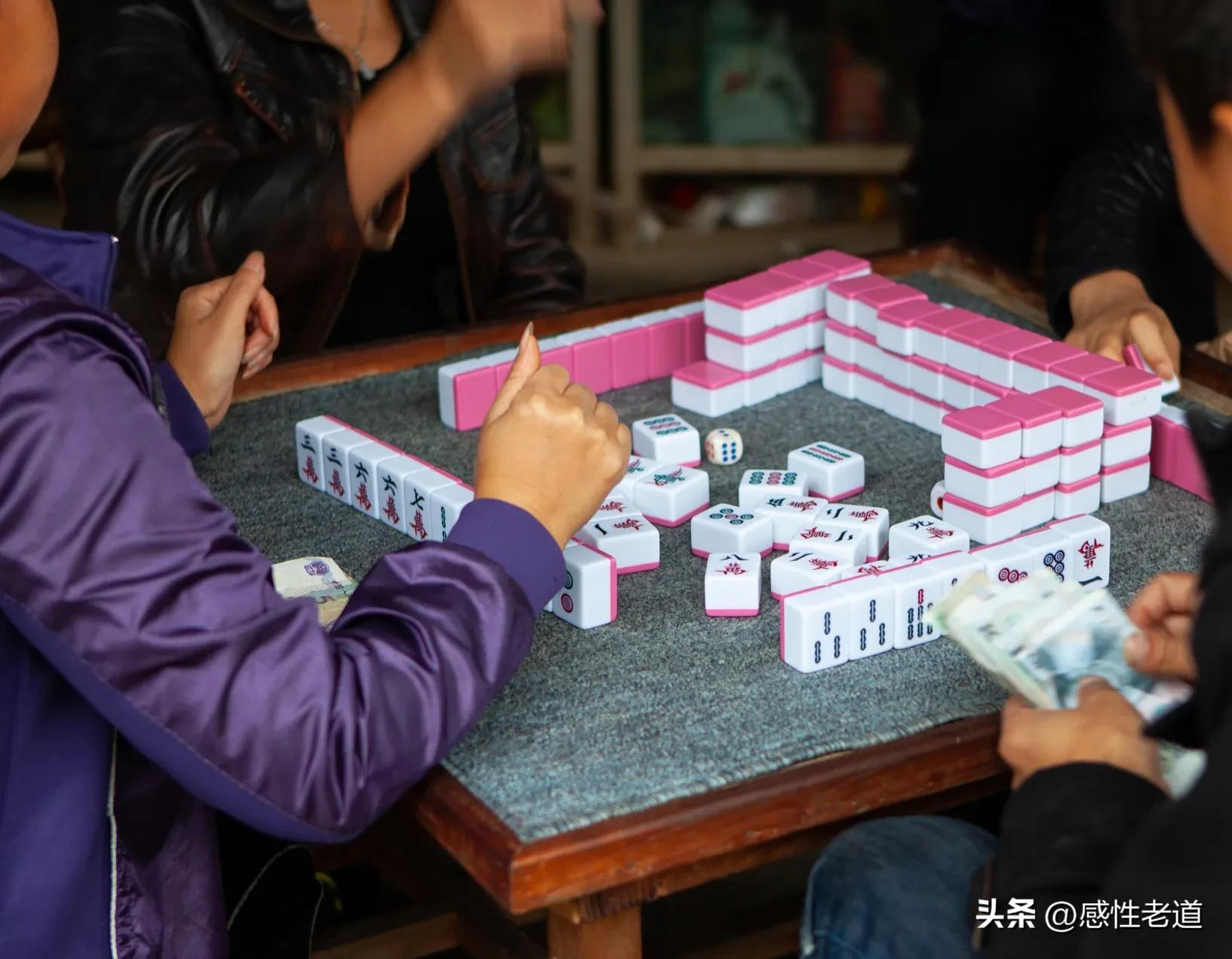 爱玩麻将挂是骗局吗（爱玩麻将的人怎么治）