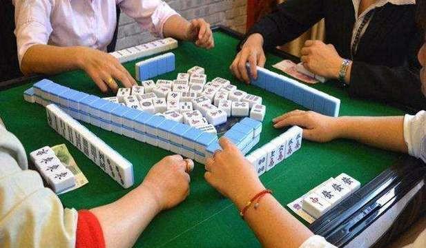 打麻将座位牌怎么挂的图片（打麻将座位风水学）