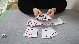 给大家爆料一下普通扑克牌玩三公发牌七招口诀《新浪科技 讲解窍门》