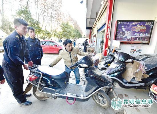 门头广告牌上的字挂斜（门头广告牌的小字）