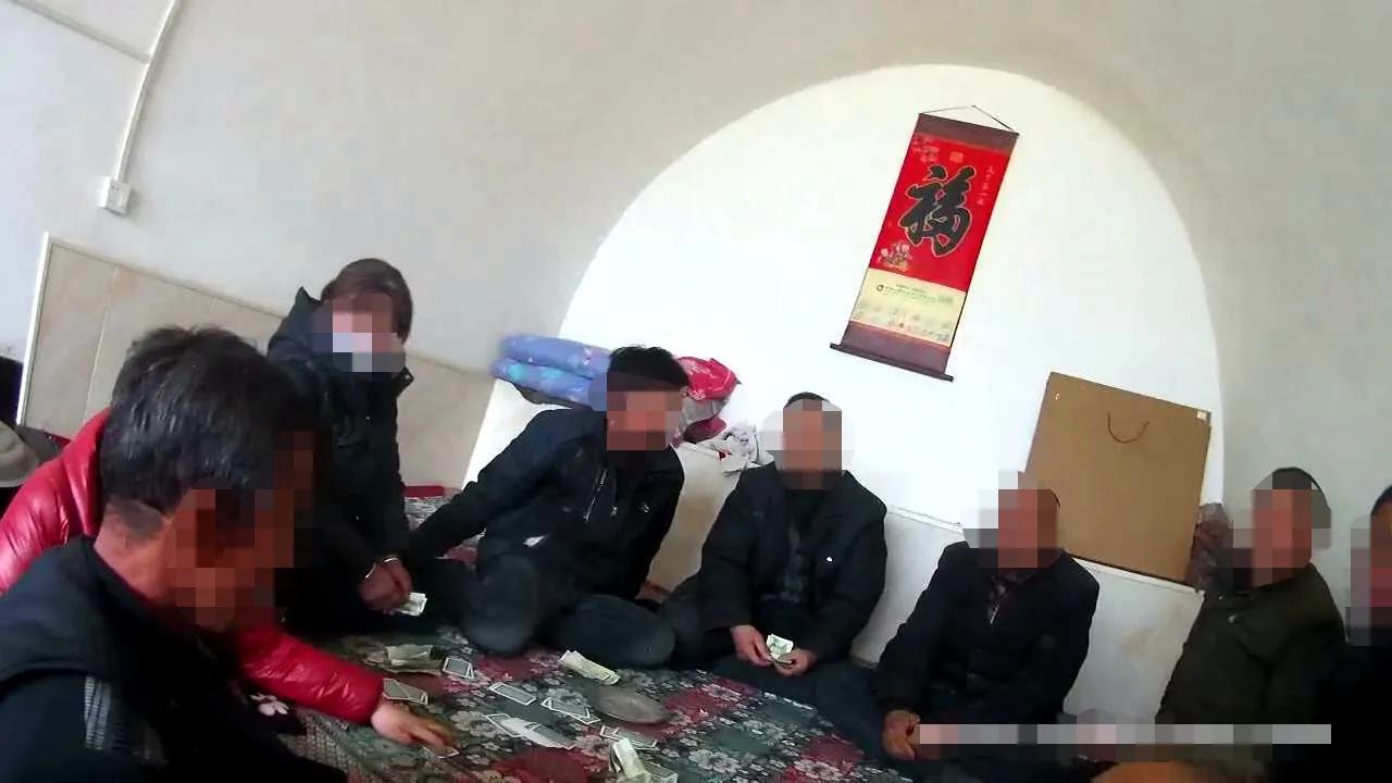5分钟教会你“微信群里炸金花有没有规律!其实确实有挂