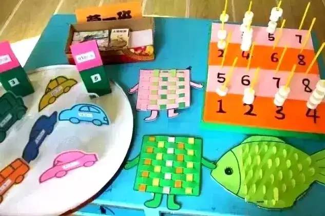 幼儿园益智区挂饰扑克牌（幼儿园益智区扑克牌玩法）