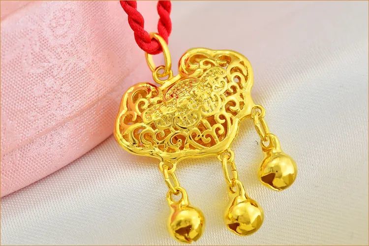 金花生挂饰怎么戴手上的（金花生手链的寓意）